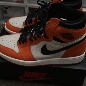Reverse shattered backboard 1s